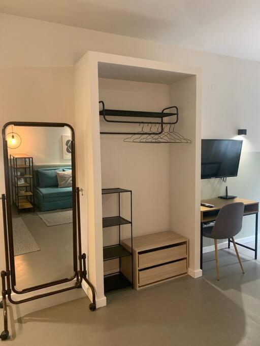 E2g Urban With Balcony Apartment *